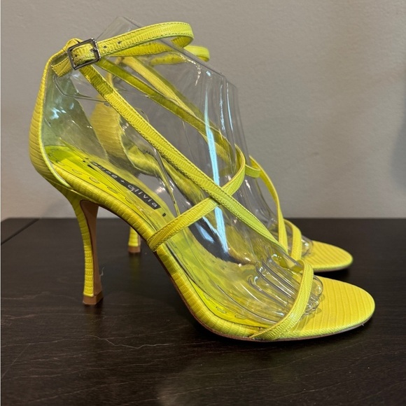 Alice and Olivia by Stacey Bendet Neon Yellow Strap Leather Sandals sz 8.5 - Picture 1 of 7